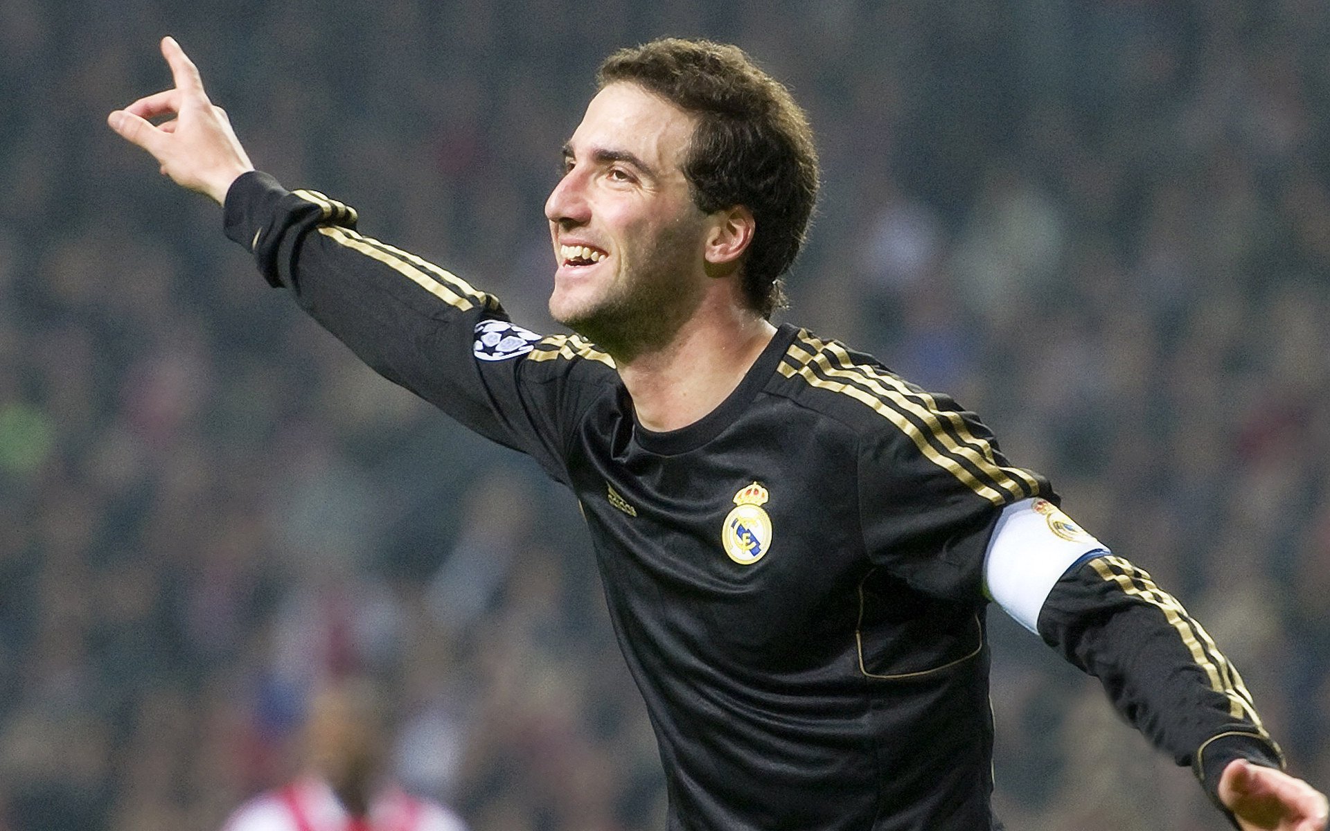 体育娱乐平台-莫德里奇手术刀传射映衬国安新星，场边球探笔下正书写中国足球新序章，莫德里奇锋芒映衬国安新星，球探笔下中国足球未来初现